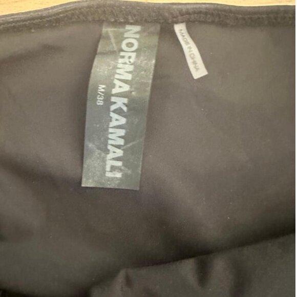 Elegant and sculptural Norma Kamali strapless maxi dress in glossy black - Picture 6 of 8